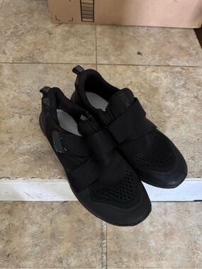 Women's Spin cycling Sneakers with Wide Stretch Strap
